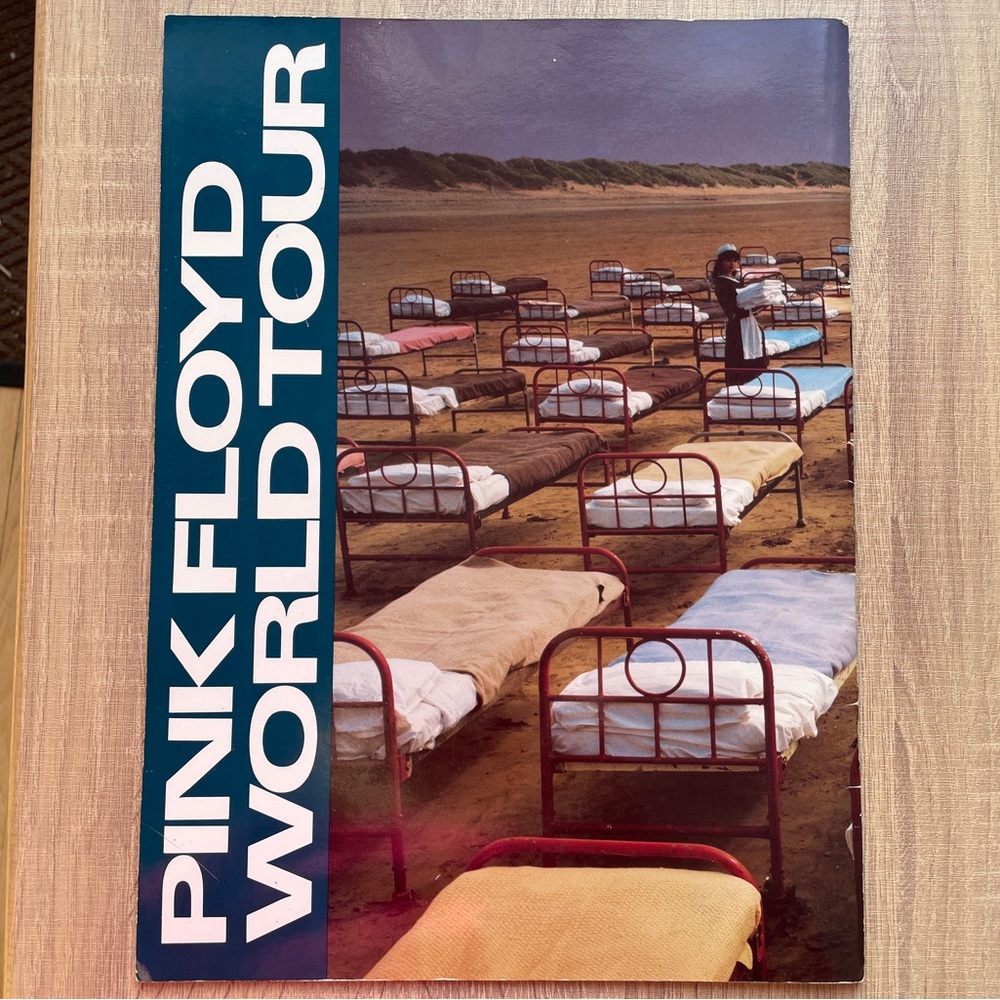 Pink Floyd 1987 tour program - Picture 2 of 15